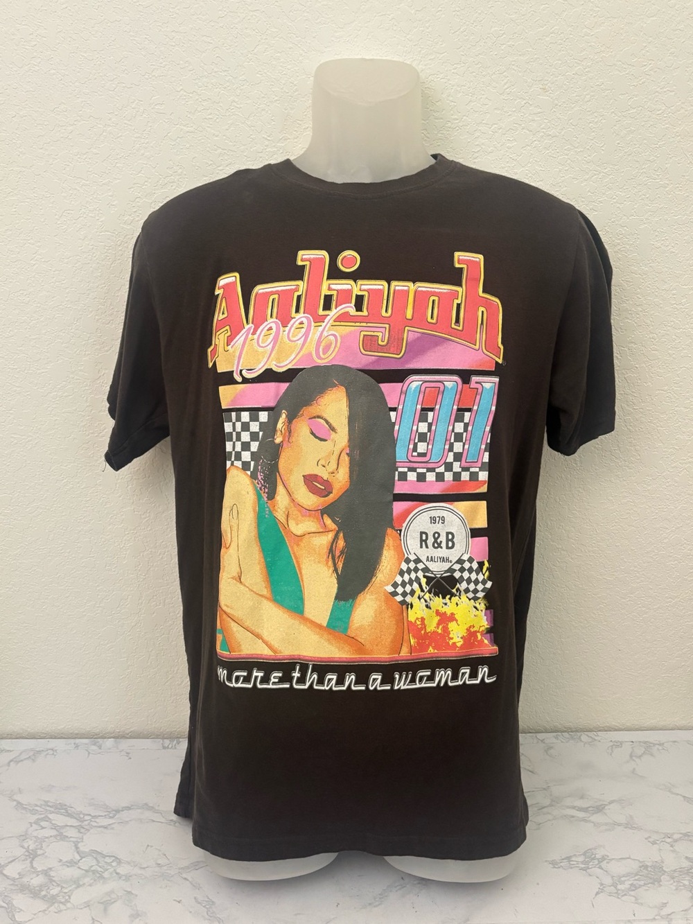 Official Aaliyah 1996 Black T-Shirt Size L Graphic Print Retro Short Sleeve